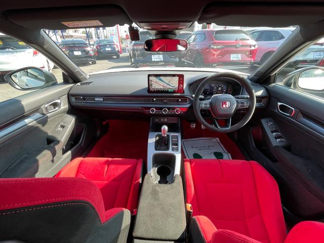 シビック タイプＲ　前後ドラレコ　ＥＴＣ　６速ＭＴ　純正ナビ　Ｂカメ　ホンダセンシング　ホンダコネクト　クルーズコントロール　ＬＥＤヘッドライト　ブラインドスポットインフォメーション（33枚目）