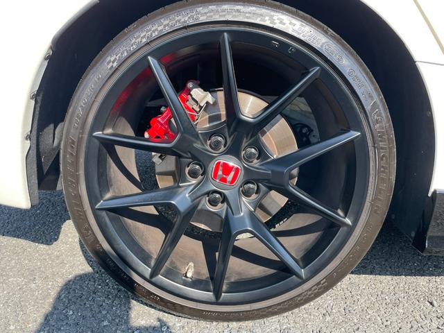 シビック タイプＲ　前後ドラレコ　ＥＴＣ　６速ＭＴ　純正ナビ　Ｂカメ　ホンダセンシング　ホンダコネクト　クルーズコントロール　ＬＥＤヘッドライト　ブラインドスポットインフォメーション（35枚目）