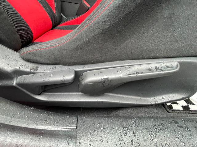 シビック タイプR 前後ドラレコ ETC 6速MT クルーズコントロール LEDヘッドライト VSA スマートキー 純正ナビ Bカメ 本革巻ステアリングホイール 大型リアスポイラー(12枚目)