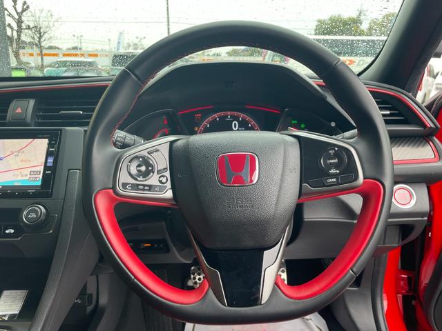 シビック タイプR 前後ドラレコ ETC 6速MT クルーズコントロール LEDヘッドライト VSA スマートキー 純正ナビ Bカメ 本革巻ステアリングホイール 大型リアスポイラー(16枚目)