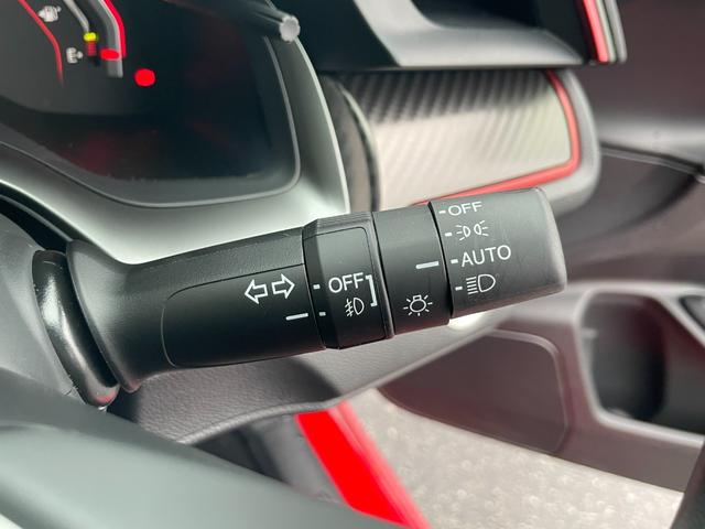 シビック タイプR 前後ドラレコ ETC 6速MT クルーズコントロール LEDヘッドライト VSA スマートキー 純正ナビ Bカメ 本革巻ステアリングホイール 大型リアスポイラー(19枚目)