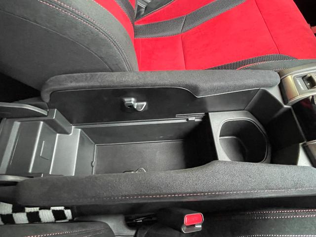 シビック タイプR 前後ドラレコ ETC 6速MT クルーズコントロール LEDヘッドライト VSA スマートキー 純正ナビ Bカメ 本革巻ステアリングホイール 大型リアスポイラー(25枚目)