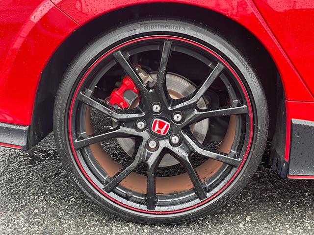 シビック タイプR 前後ドラレコ ETC 6速MT クルーズコントロール LEDヘッドライト VSA スマートキー 純正ナビ Bカメ 本革巻ステアリングホイール 大型リアスポイラー(33枚目)