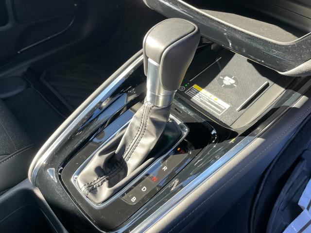 ヴェゼル e:HEVZ 元デモカー 禁煙車 ワンオーナー ドラレコ マルチビューカメラ ステアリングヒーター 前席シートヒーター ホンダセンシング ホンダコネクト ブラインドスポットインフォメーション ETC 純正ナビ(11枚目)