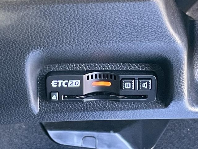 ヴェゼル e:HEVZ 元デモカー 禁煙車 ワンオーナー ドラレコ マルチビューカメラ ステアリングヒーター 前席シートヒーター ホンダセンシング ホンダコネクト ブラインドスポットインフォメーション ETC 純正ナビ(17枚目)
