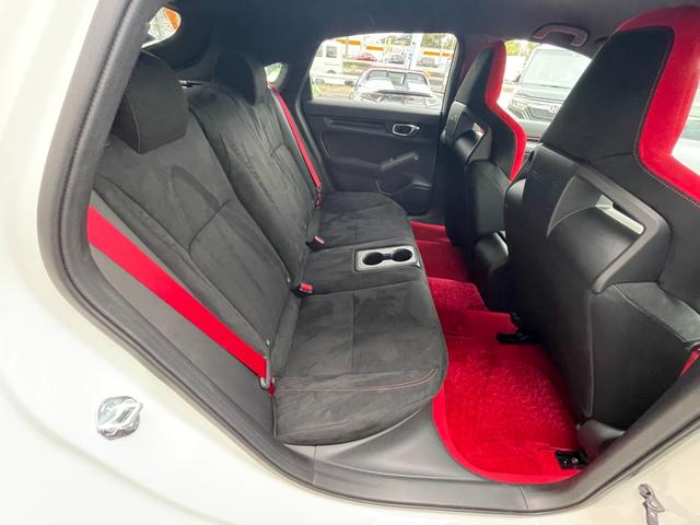 シビック タイプR ホンダセンシング ホンダコネクト 6速MT ETC クルーズコントロール LEDヘッドライト ブラインドスポットインフォメーション 純正ナビ Bカメ(14枚目)