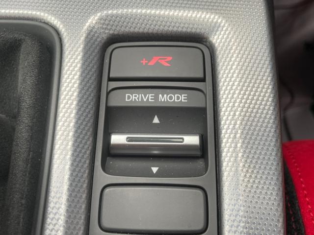 シビック タイプR ホンダセンシング ホンダコネクト 6速MT ETC クルーズコントロール LEDヘッドライト ブラインドスポットインフォメーション 純正ナビ Bカメ(27枚目)