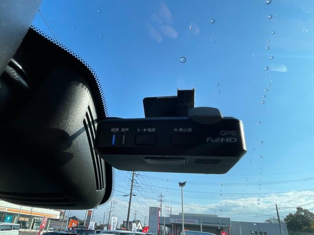 セレナ ハイウェイスターVセレクション 全方位カメラ ドラレコ ETC 前席シートヒーター トリプルゾーンコントロールエアコン ブレーキホールド スマートキー テールゲートストラップ 両側PSD(3枚目)