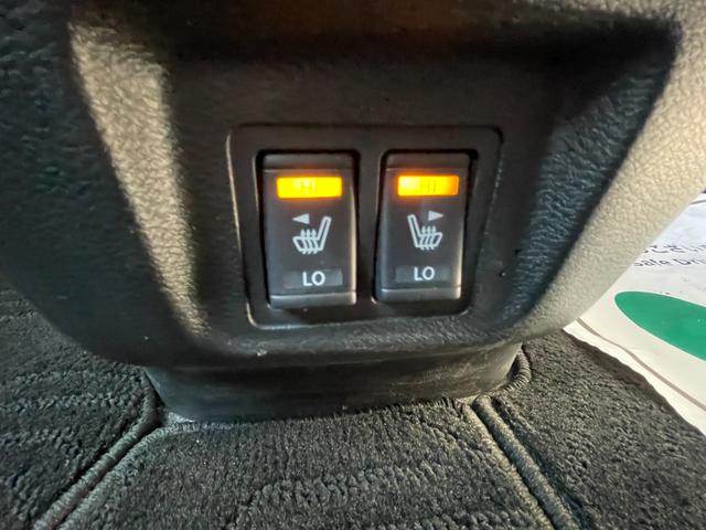 セレナ ハイウェイスターVセレクション 全方位カメラ ドラレコ ETC 前席シートヒーター トリプルゾーンコントロールエアコン ブレーキホールド スマートキー テールゲートストラップ 両側PSD(4枚目)