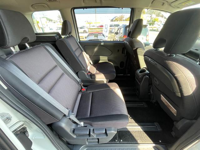 セレナ ハイウェイスターVセレクション 全方位カメラ ドラレコ ETC 前席シートヒーター トリプルゾーンコントロールエアコン ブレーキホールド スマートキー テールゲートストラップ 両側PSD(14枚目)