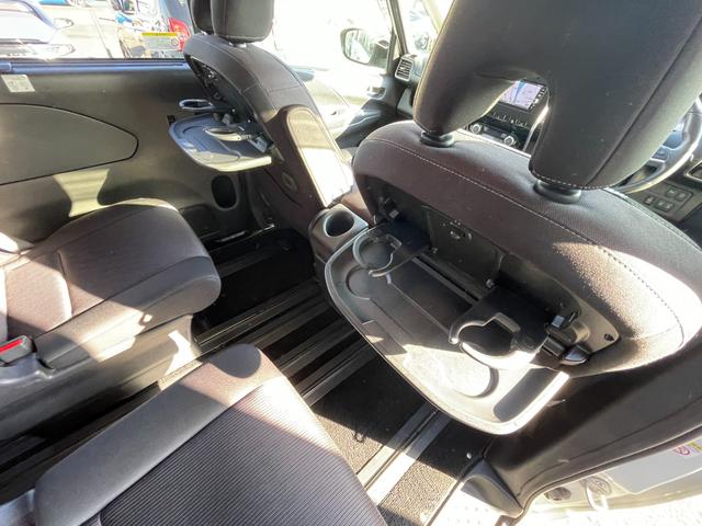 セレナ ハイウェイスターVセレクション 全方位カメラ ドラレコ ETC 前席シートヒーター トリプルゾーンコントロールエアコン ブレーキホールド スマートキー テールゲートストラップ 両側PSD(15枚目)