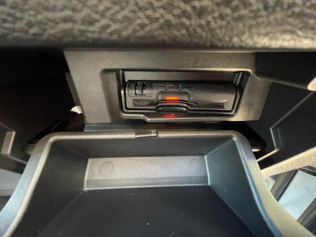 セレナ ハイウェイスターVセレクション 全方位カメラ ドラレコ ETC 前席シートヒーター トリプルゾーンコントロールエアコン ブレーキホールド スマートキー テールゲートストラップ 両側PSD(24枚目)