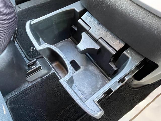 セレナ ハイウェイスターVセレクション 全方位カメラ ドラレコ ETC 前席シートヒーター トリプルゾーンコントロールエアコン ブレーキホールド スマートキー テールゲートストラップ 両側PSD(25枚目)