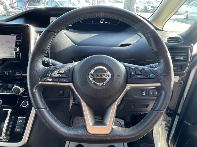 セレナ ハイウェイスターVセレクション 全方位カメラ ドラレコ ETC 前席シートヒーター トリプルゾーンコントロールエアコン ブレーキホールド スマートキー テールゲートストラップ 両側PSD(26枚目)