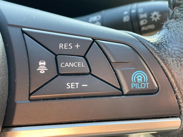 セレナ ハイウェイスターVセレクション 全方位カメラ ドラレコ ETC 前席シートヒーター トリプルゾーンコントロールエアコン ブレーキホールド スマートキー テールゲートストラップ 両側PSD(28枚目)