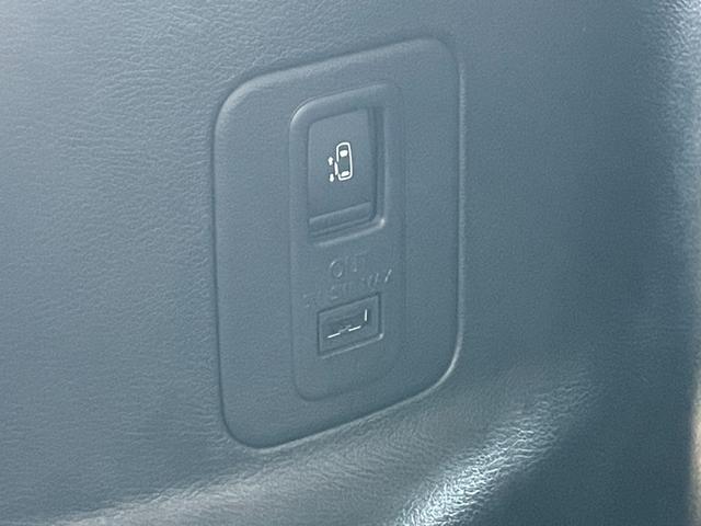 セレナ ハイウェイスターVセレクション 全方位カメラ ドラレコ ETC 前席シートヒーター トリプルゾーンコントロールエアコン ブレーキホールド スマートキー テールゲートストラップ 両側PSD(34枚目)