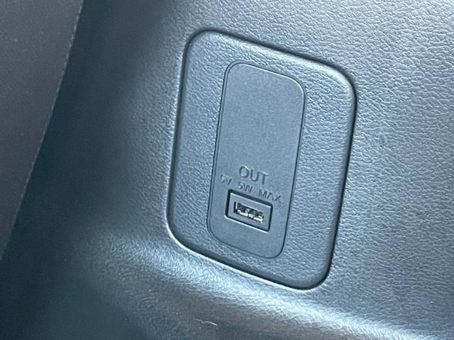 セレナ ハイウェイスターVセレクション 全方位カメラ ドラレコ ETC 前席シートヒーター トリプルゾーンコントロールエアコン ブレーキホールド スマートキー テールゲートストラップ 両側PSD(35枚目)