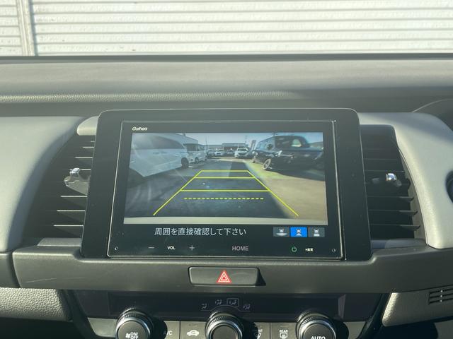 フィット e:HEVRS ETC ワイヤレス充電器 ホンダセンシング ホンダコネクト クルーズコントロール LEDヘッドライト ディスプレイオーディオ Bカメ スマートキー(10枚目)