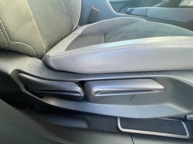 フィット e:HEVRS ETC ワイヤレス充電器 ホンダセンシング ホンダコネクト クルーズコントロール LEDヘッドライト ディスプレイオーディオ Bカメ スマートキー(13枚目)