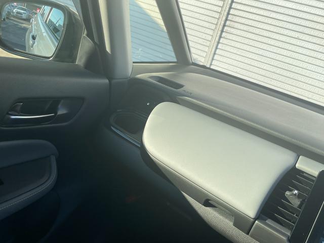 フィット e:HEVRS ETC ワイヤレス充電器 ホンダセンシング ホンダコネクト クルーズコントロール LEDヘッドライト ディスプレイオーディオ Bカメ スマートキー(28枚目)