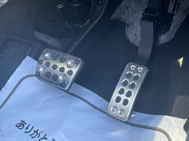 フィット e:HEVRS ETC ワイヤレス充電器 ホンダセンシング ホンダコネクト クルーズコントロール LEDヘッドライト ディスプレイオーディオ Bカメ スマートキー(32枚目)