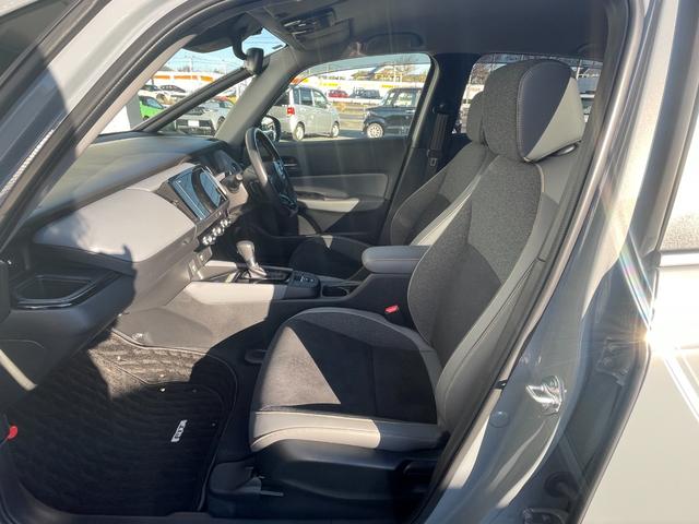 フィット e:HEVRS ETC ワイヤレス充電器 ホンダセンシング ホンダコネクト クルーズコントロール LEDヘッドライト ディスプレイオーディオ Bカメ スマートキー(33枚目)