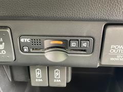 ＥＴＣついています。当店にてセットアップをさせていただくのでご自身のＥＴＣカードがあればご納車日からすぐに使用することが可能です。 2