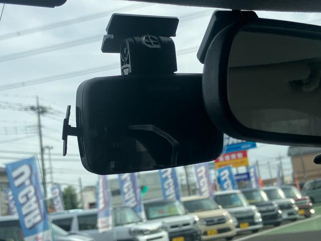 スイフト スタイル－ＤＪＥ　社外ナビ・バックカメラ・シートヒーター・クルーズコントロール・ドライブレコーダー・オートライト・社外ＥＴＣ２．０・純正ＡＷ・パドルシフト（5枚目）
