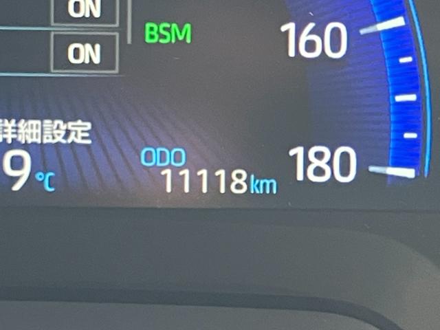 カローラツーリング ハイブリッド　ダブルバイビー　純正ディスプレイオーディオ・バックカメラ・前後ドライブレコーダー・ＢＳＭ・デジタルインナーミラー・ＥＴＣ２．０・ハーフレザーシート・ＬＥＤヘッドライト・オートライト・ＡＣ１００Ｖ・ＵＳＢ端子（4枚目）