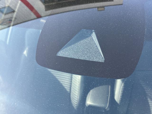 カローラツーリング ハイブリッド　ダブルバイビー　純正ディスプレイオーディオ・バックカメラ・前後ドライブレコーダー・ＢＳＭ・デジタルインナーミラー・ＥＴＣ２．０・ハーフレザーシート・ＬＥＤヘッドライト・オートライト・ＡＣ１００Ｖ・ＵＳＢ端子（6枚目）