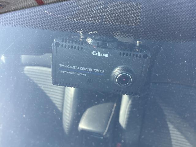 カローラツーリング ハイブリッド　ダブルバイビー　純正ディスプレイオーディオ・バックカメラ・前後ドライブレコーダー・ＢＳＭ・デジタルインナーミラー・ＥＴＣ２．０・ハーフレザーシート・ＬＥＤヘッドライト・オートライト・ＡＣ１００Ｖ・ＵＳＢ端子（7枚目）