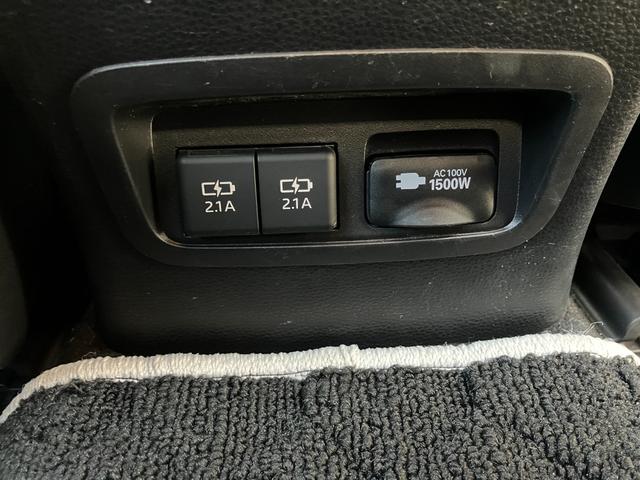 カローラツーリング ハイブリッド　ダブルバイビー　純正ディスプレイオーディオ・バックカメラ・前後ドライブレコーダー・ＢＳＭ・デジタルインナーミラー・ＥＴＣ２．０・ハーフレザーシート・ＬＥＤヘッドライト・オートライト・ＡＣ１００Ｖ・ＵＳＢ端子（62枚目）