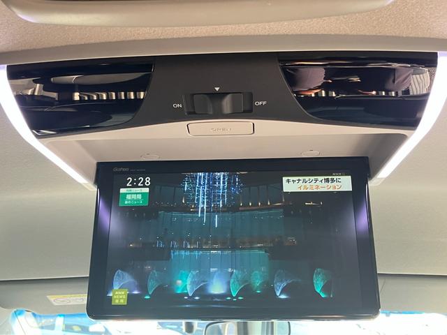 ステップワゴンスパーダ スパーダハイブリッド　Ｇ・ＥＸ　ホンダセンシング　純正ナビ・バックカメラ・シートヒーター・前後ドライブレコーダー・クルーズコントロール・両側パワースライドドア・ＥＴＣ・オートライト・Ｐセンサー・衝突軽減システム・脱線防止機能・純正フリップダウン（8枚目）