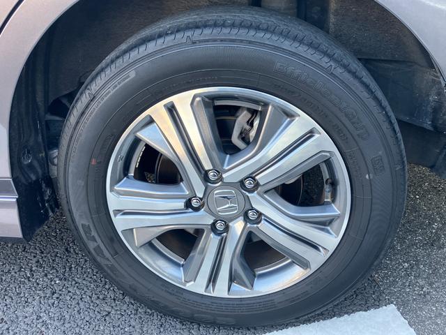 ステップワゴンスパーダ スパーダハイブリッド　Ｇ・ＥＸ　ホンダセンシング　純正ナビ・バックカメラ・シートヒーター・前後ドライブレコーダー・クルーズコントロール・両側パワースライドドア・ＥＴＣ・オートライト・Ｐセンサー・衝突軽減システム・脱線防止機能・純正フリップダウン（28枚目）