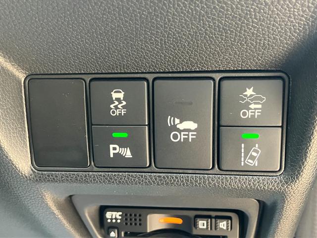 ステップワゴンスパーダ スパーダハイブリッド　Ｇ・ＥＸ　ホンダセンシング　純正ナビ・バックカメラ・シートヒーター・前後ドライブレコーダー・クルーズコントロール・両側パワースライドドア・ＥＴＣ・オートライト・Ｐセンサー・衝突軽減システム・脱線防止機能・純正フリップダウン（41枚目）