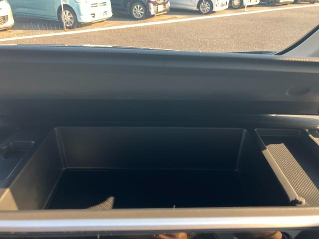 ステップワゴンスパーダ スパーダハイブリッド　Ｇ・ＥＸ　ホンダセンシング　純正ナビ・バックカメラ・シートヒーター・前後ドライブレコーダー・クルーズコントロール・両側パワースライドドア・ＥＴＣ・オートライト・Ｐセンサー・衝突軽減システム・脱線防止機能・純正フリップダウン（44枚目）