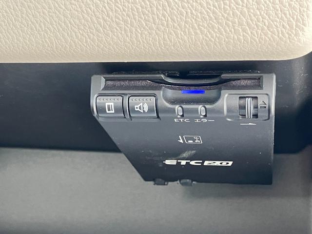 デイズ Ｘ　純正ナビ・アラウンドビューモニター・ドライブレコーダー・ＥＴＣ・横滑り防止・衝突軽減システム・Ａストップ・プッシュスタート、スマートキー（9枚目）