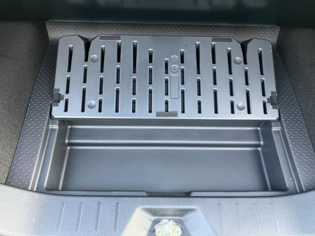 タンク カスタムＧ　社外ナビ・バックカメラ・クルーズコントロール・両側パワースライドドア・オートライト・オートハイビーム・シートヒーター・Ｐセンサー・衝突軽減システム・横滑り防止・Ａストップ・ＥＴＣ（58枚目）