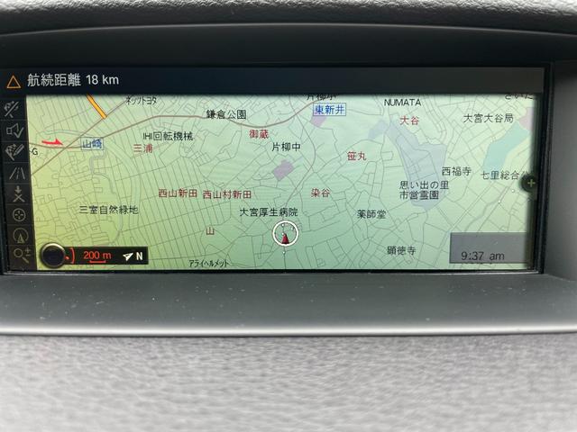 Ｘ１ ｓＤｒｉｖｅ　１８ｉ　Ｍスポーツ　パーキングサポートＰＫＧ・車検２年・禁煙・バックカメラ・純正ナビ・Ｂｌｕｅｔｏｏｔｈ・コーナーセンサー・プッシュスタート・ＨＩＤ・スマートキー・ＥＴＣ（3枚目）