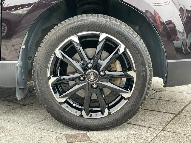 MAZDA VERISA MAGENTA SELECTION