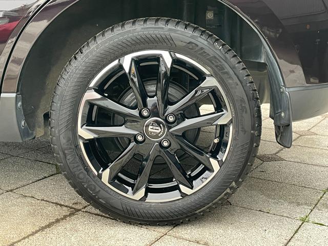 MAZDA VERISA MAGENTA SELECTION