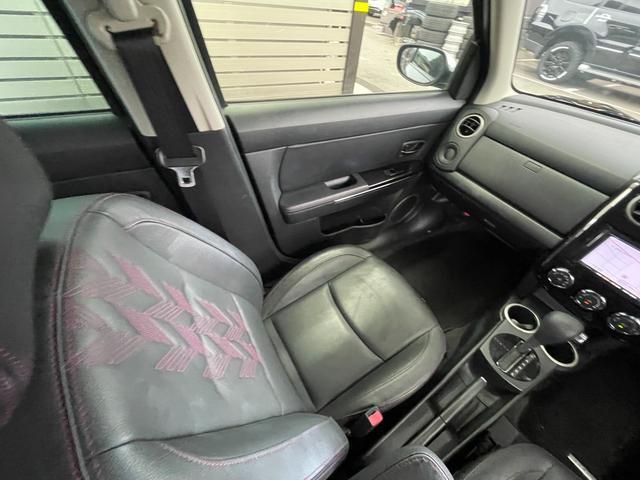 MAZDA VERISA MAGENTA SELECTION