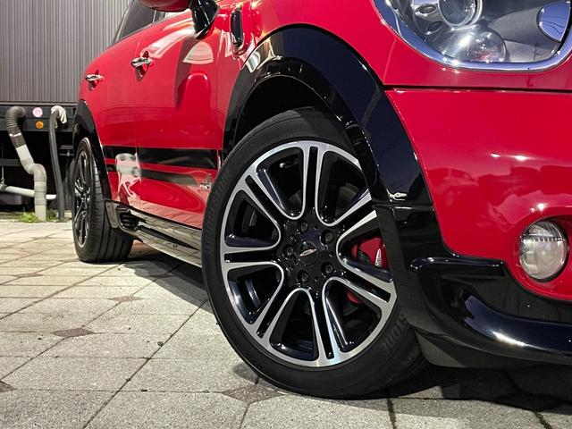 MINI ジョンクーパーワークス クロスオーバー 黒本革・バックカメラ・Bluetooth・シートヒーター・禁煙・ETC・記録簿・クルーズコントロール・SPORTモード・パドルシフト(2枚目)