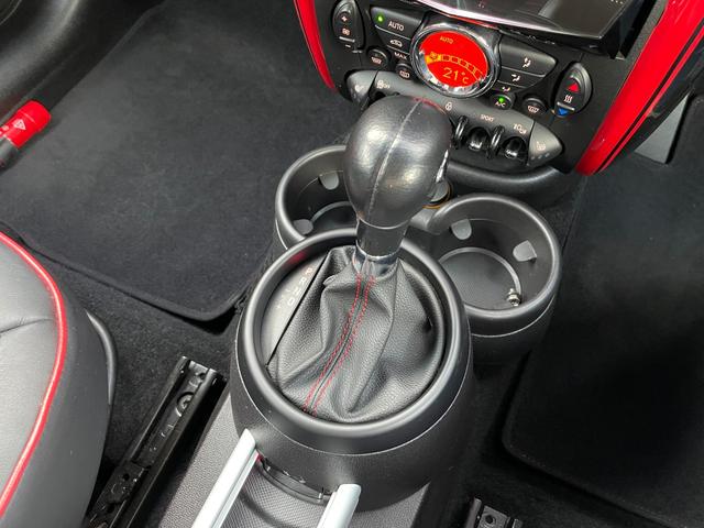MINI ジョンクーパーワークス クロスオーバー 黒本革・バックカメラ・Bluetooth・シートヒーター・禁煙・ETC・記録簿・クルーズコントロール・SPORTモード・パドルシフト(27枚目)