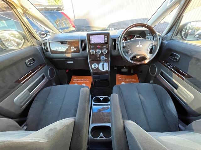 デリカD:5 シャモニー 新品タイヤアルミホイール・フリップダウンモニター・新品マッドフラップ・禁煙・両側パワースライドドア・クルーズコントロール・ETC・バックカメラ・ワンオーナー・パワーシート・記録簿(10枚目)