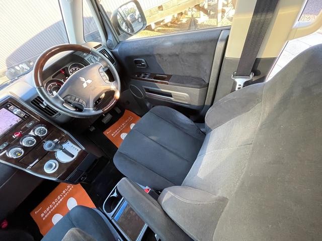 デリカD:5 シャモニー 新品タイヤアルミホイール・フリップダウンモニター・新品マッドフラップ・禁煙・両側パワースライドドア・クルーズコントロール・ETC・バックカメラ・ワンオーナー・パワーシート・記録簿(30枚目)