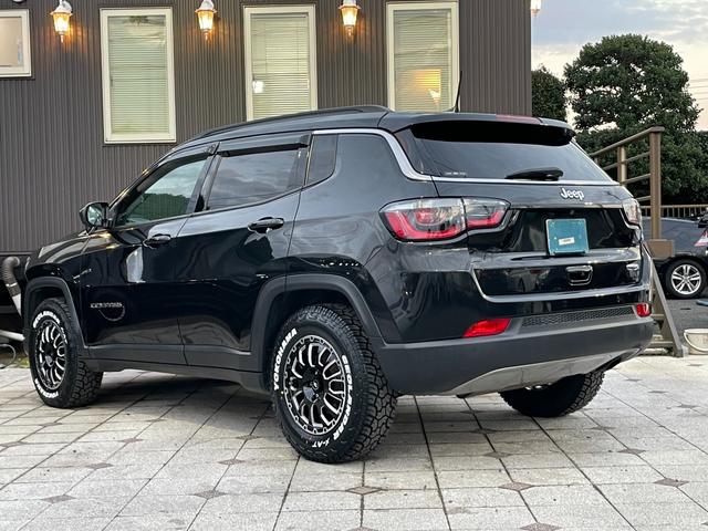 ジープ・コンパス ロンジチュード　車検２年・新品タイヤアルミホイール・新品ディスプレイオーディオ・ＣａｒＰｌａｙ・禁煙・Ｂｌｕｅｔｏｏｔｈ・バックカメラ・ＥＴＣ・プッシュスタート・電子パーキング（18枚目）