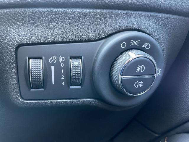 ジープ・コンパス ロンジチュード　車検２年・新品タイヤアルミホイール・新品ディスプレイオーディオ・ＣａｒＰｌａｙ・禁煙・Ｂｌｕｅｔｏｏｔｈ・バックカメラ・ＥＴＣ・プッシュスタート・電子パーキング（33枚目）