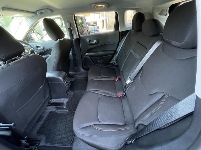 ジープ・コンパス ロンジチュード　車検２年・新品タイヤアルミホイール・新品ディスプレイオーディオ・ＣａｒＰｌａｙ・禁煙・Ｂｌｕｅｔｏｏｔｈ・バックカメラ・ＥＴＣ・プッシュスタート・電子パーキング（43枚目）