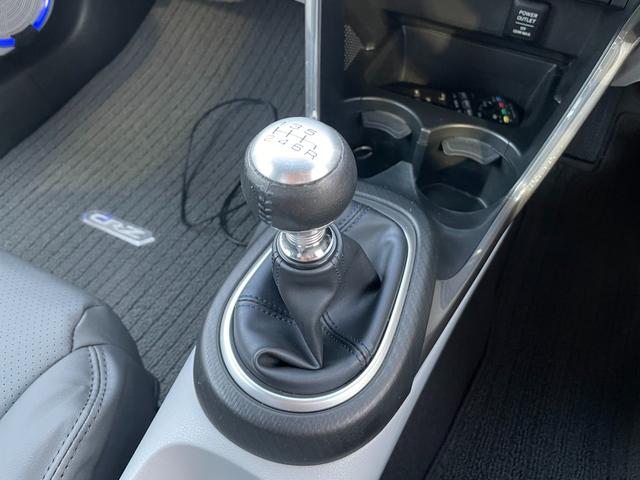 CR-Z α 車検2年・6MT・Modulo・リアスポ・Bluetooth・バックカメラ・ETC・禁煙・クルーズコントロール・ドライブレコーダー・HID(7枚目)